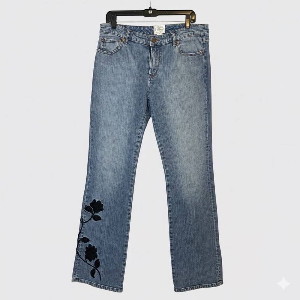 White House Black Market Blanc Floral Embroidered Straight Leg Jeans
